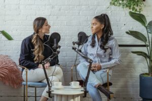 Exemples de podcasts de marque : 12 formats qui marchent