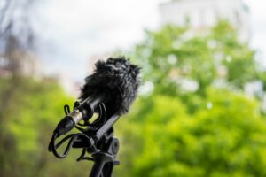 Field recording : pourquoi capter un son qui existe déjà en banque de sons